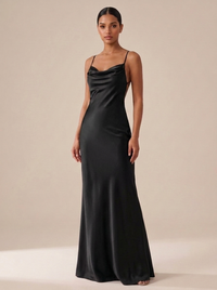 Rita — Vestido Longo de Cetim com Costas Abertas