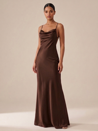 Rita — Vestido Longo de Cetim com Costas Abertas
