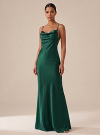 Rita — Vestido Longo de Cetim com Costas Abertas